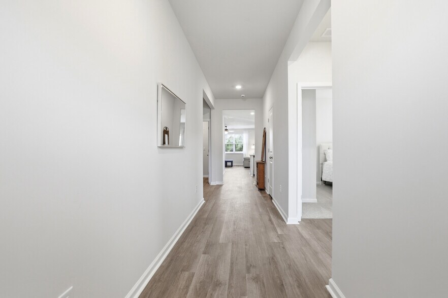 Building Photo - 114 Brooks Dr