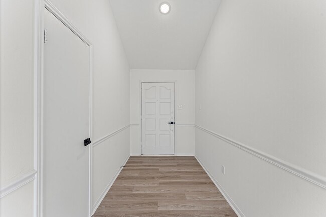 Building Photo - 17523 Hamilwood Dr