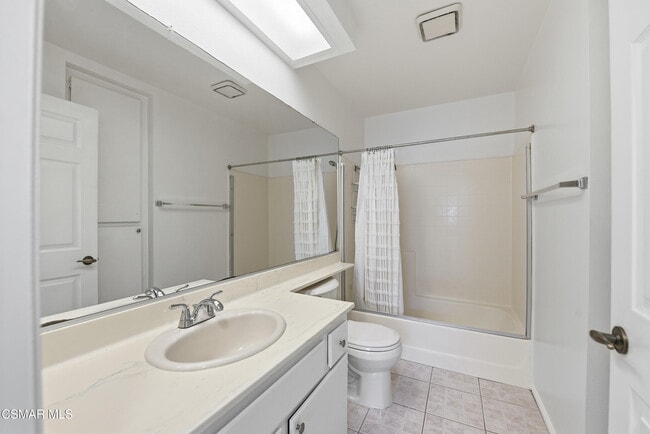 Building Photo - 1425 Clayton Way