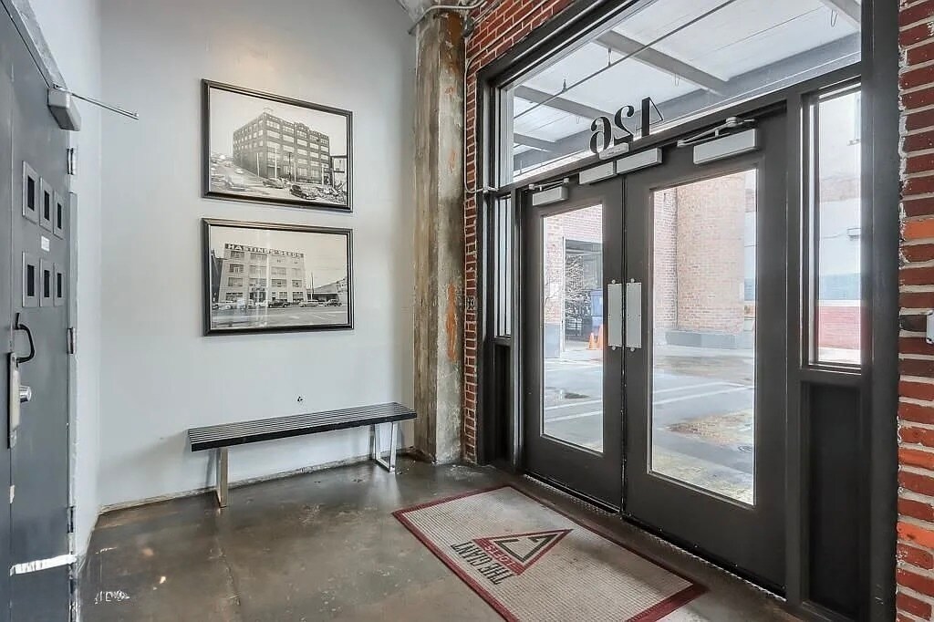 Building Photo - 426 Marietta St NW