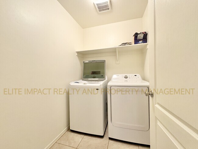 Building Photo - 11684 W Vanderbilt Farms Way