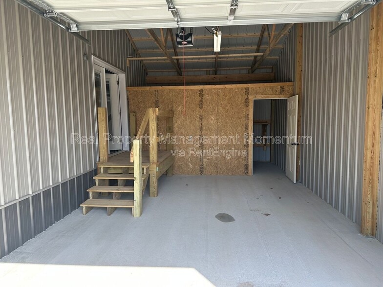 Building Photo - 12588 Kentucky Rd