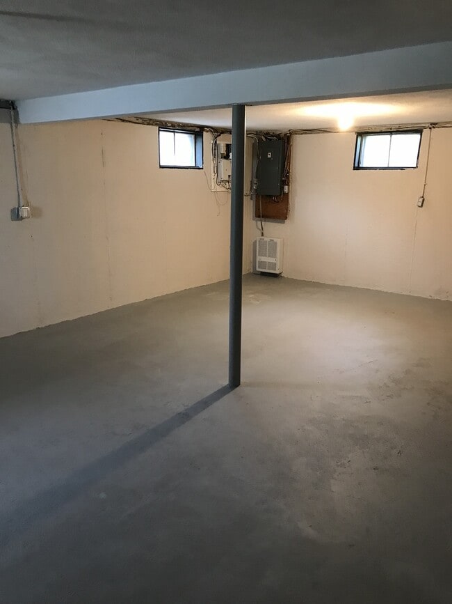 Building Photo - 626-628 Summer St.