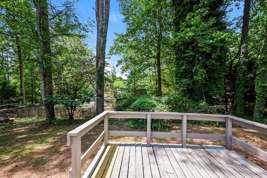 Building Photo - 1860 Suwanee Ridge Ct NW