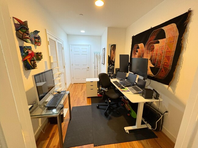 Building Photo - 2125 S St NW