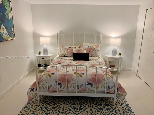 Building Photo - 501 NE 31st St