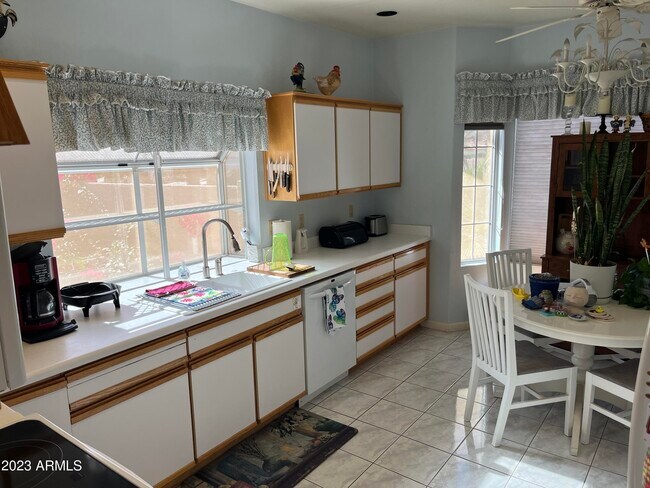 Building Photo - 26247 S Flame Tree Dr