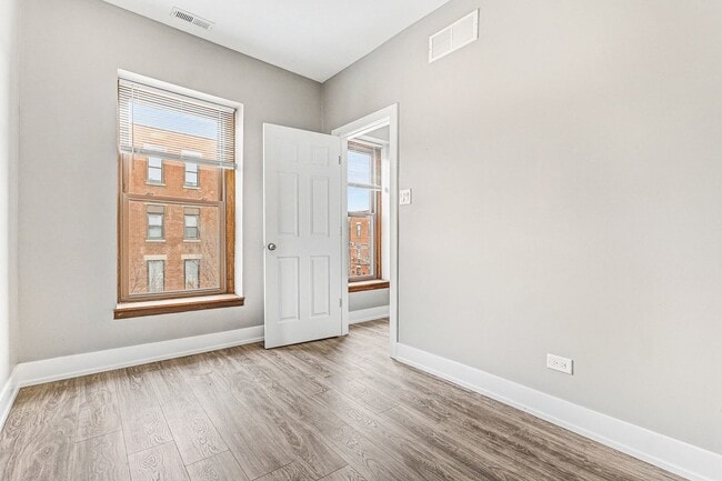 Building Photo - 1503 W Taylor St