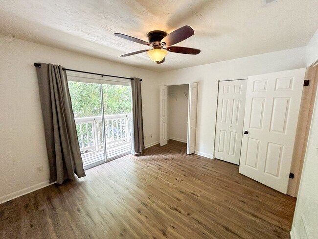 Building Photo - Pickwick Park #805 - Pet Friendly!