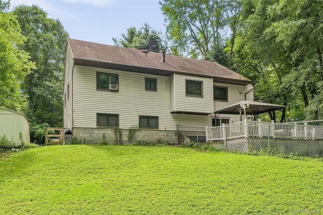 Building Photo - 383 NY-32