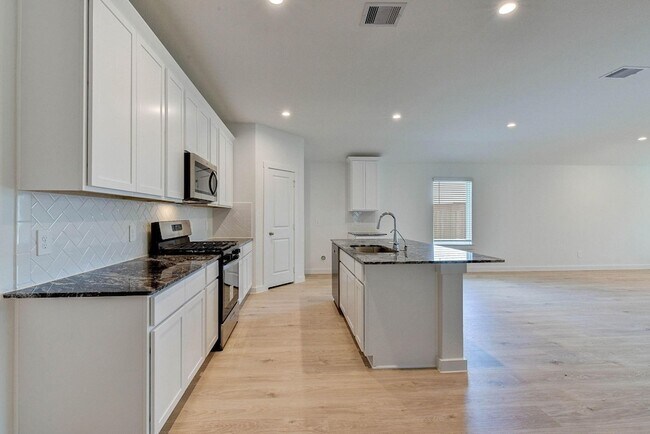 Building Photo - 7802 Bel Fiore Dr
