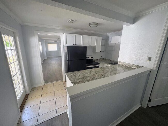 Building Photo - 2203 Cochran St