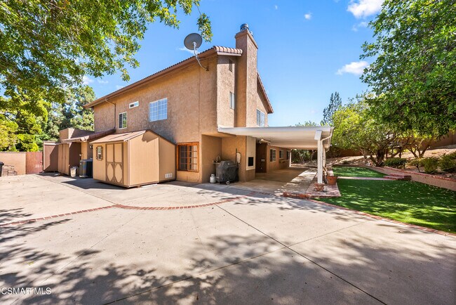 Building Photo - 11075 Oso Ave