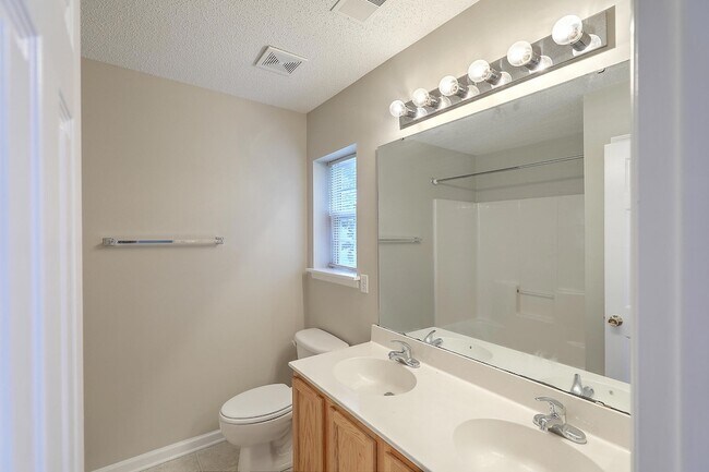 Building Photo - 8074 Shadow Oak Dr