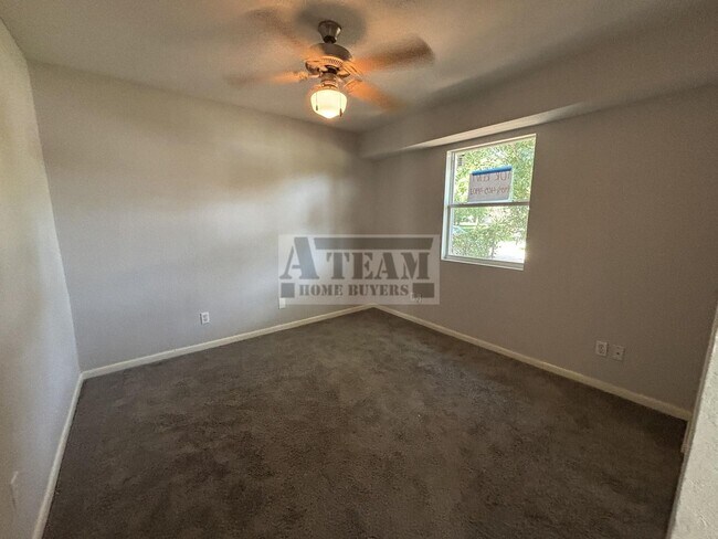 Building Photo - Updated 3 bedroom 2 bathroom
