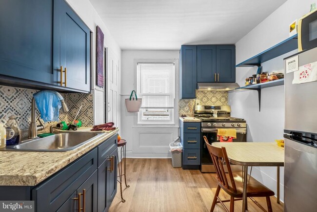 Building Photo - 711 Corinthian Ave