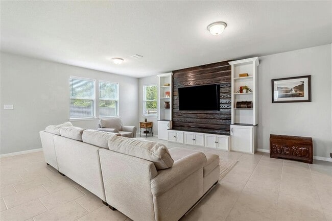 Building Photo - 112 Silver Springs Bend