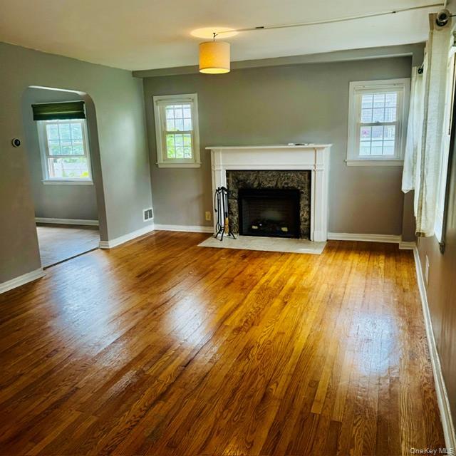 Building Photo - 168-21 Cryders Ln