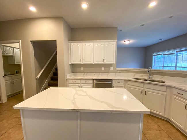 Building Photo - 5 Bedrooms with Bonus, 4 Bath Near Riverda...