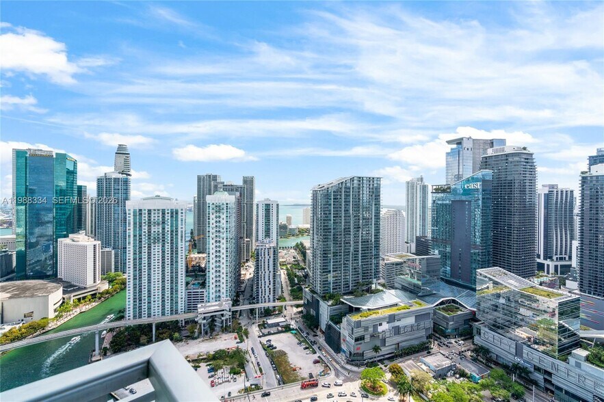 Building Photo - 92 SW 3rd St