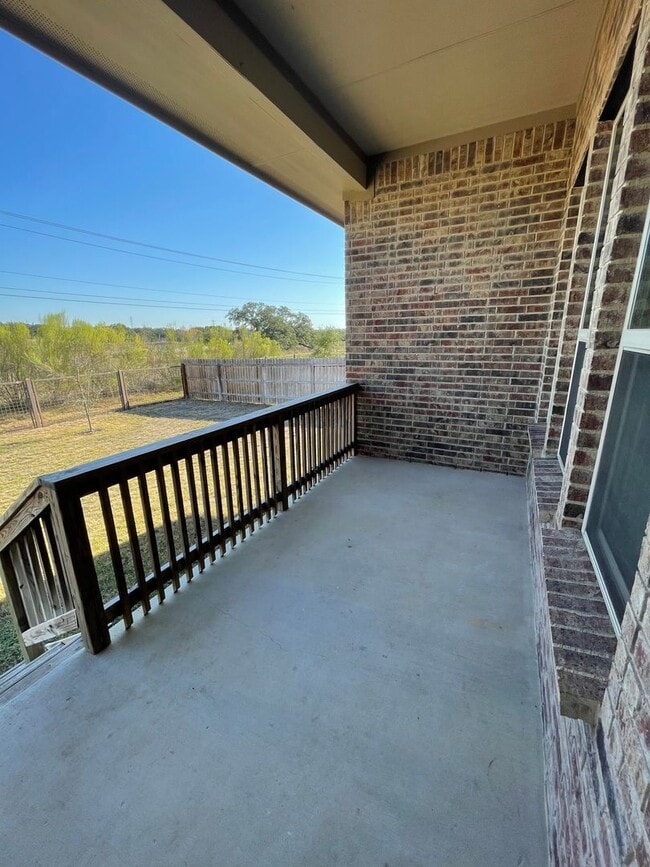 Building Photo - 4/2 in  a gated community in JOHNSON RANCH NORTH