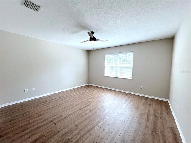 Building Photo - 37 Pine Croft Ln