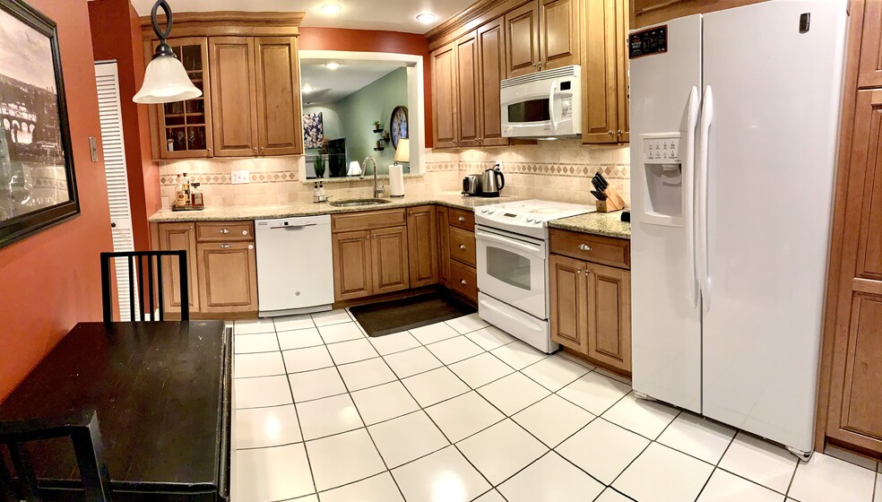 Kitchen - 1725 S Hayes St