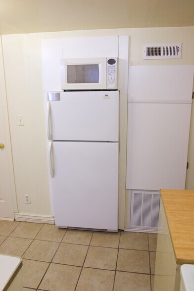Kitchen - 2294 S 2000 E