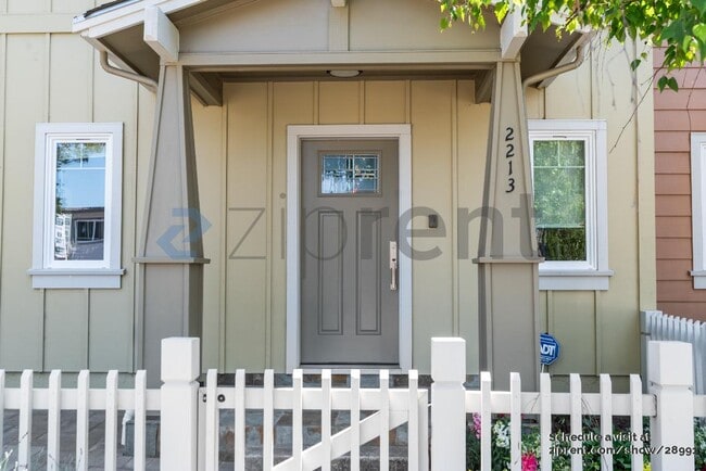 Building Photo - 2213 Rock St