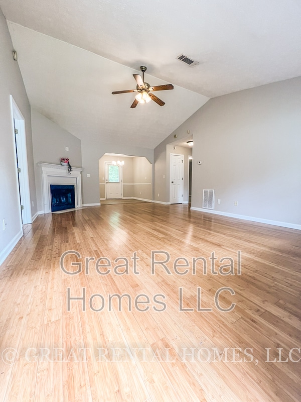 Building Photo - 26 Fairhaven Dr