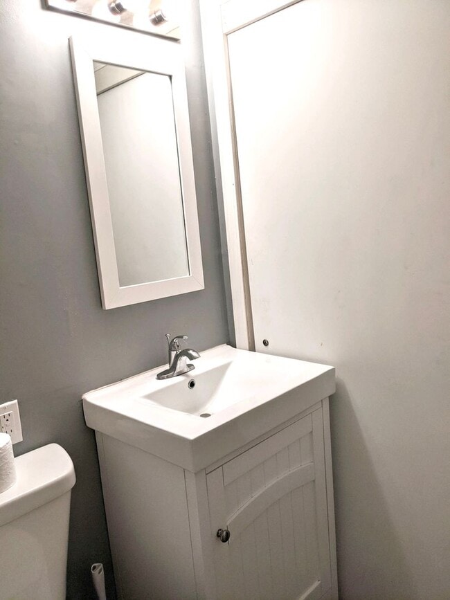 Building Photo - 2506-2510 Oriole