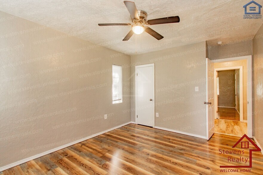 Building Photo - 1303 NW Taylor Ave