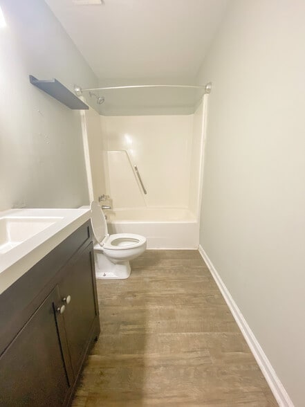 Building Photo - 1014 Buchanan Dr