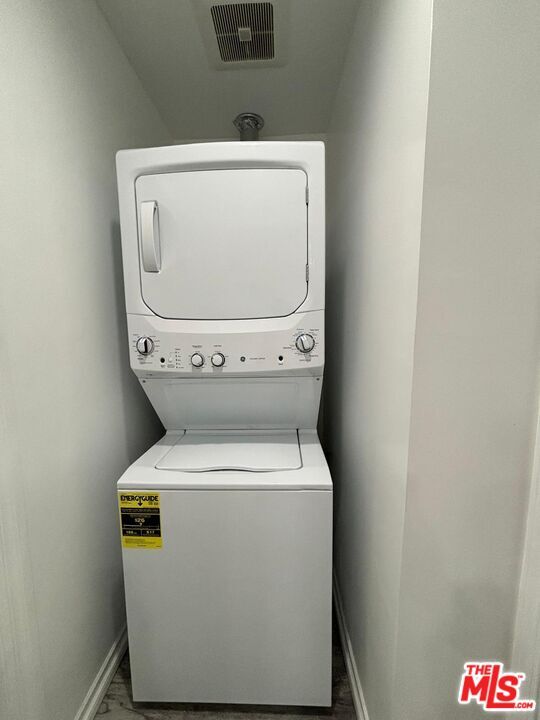 Building Photo - 8369 Deering Ave