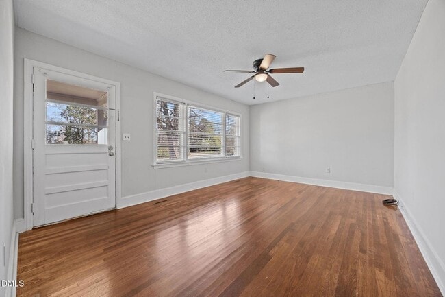 Building Photo - 1206 S 9th St