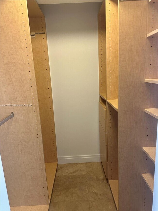 Building Photo - 401 Ocean Dr