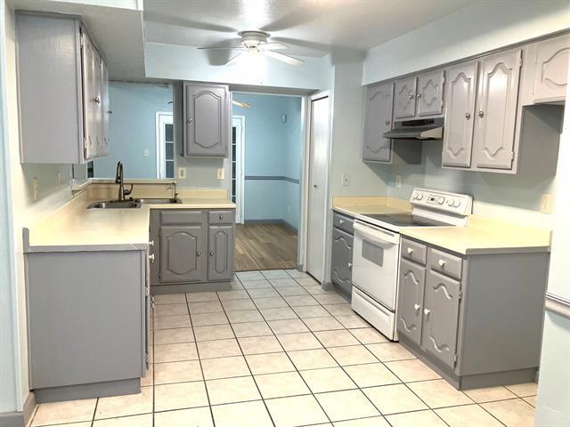 Building Photo - 2404 Sutton Dr
