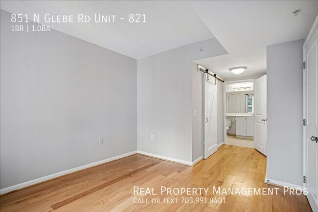 Building Photo - 851 N Glebe Rd