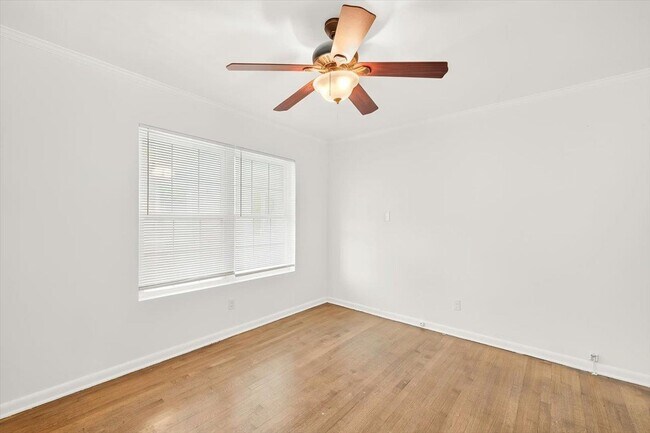 Building Photo - 4214 Woodcrest St