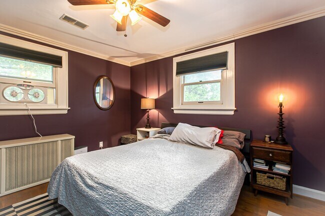 Building Photo - OPEN HOUSE 9/13 11AM-1PM  Beautiful 3-Bedr...