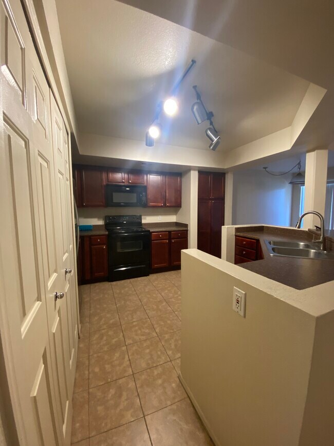 Kitchen - 1331 W Baseline Rd
