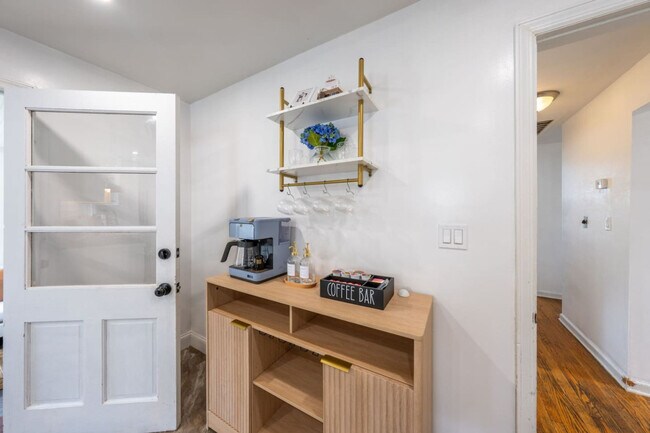 Building Photo - 810 Walnut St