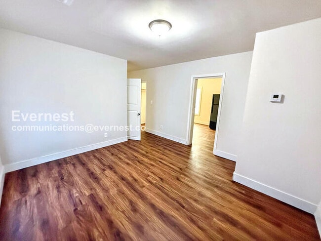 Building Photo - 201 9th Ave W