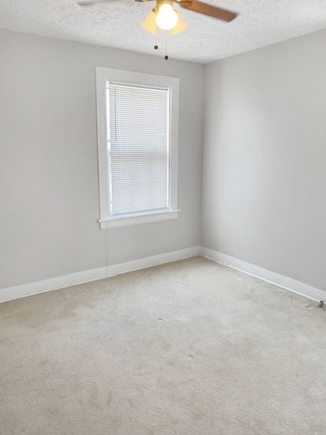 Building Photo - Sophisticated Living in The Fan: 2 Bedroom...