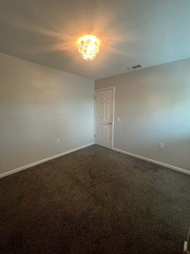 Building Photo - 4606 Avenida Prima St