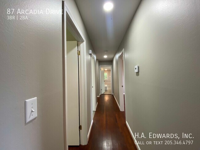 Building Photo - 87 Arcadia Dr