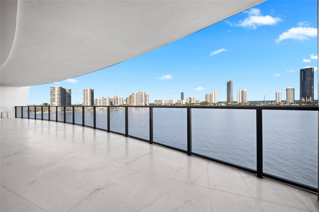 Building Photo - 5500 Island Estates Dr