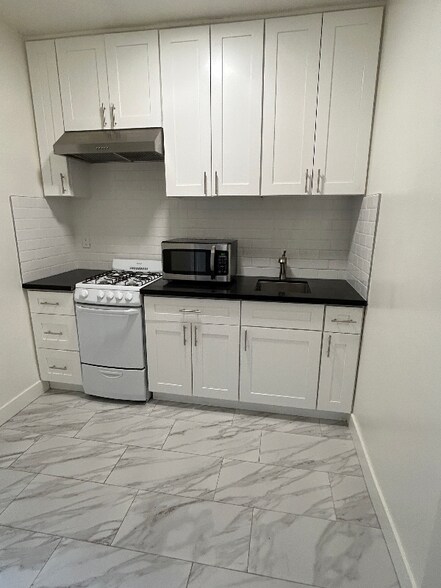 Building Photo - 1781 Orchid Ave