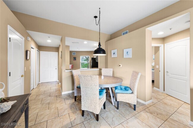 Building Photo - 12141 Summergate Cir