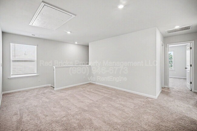 Building Photo - 2034 Blue Sky Mdws Dr